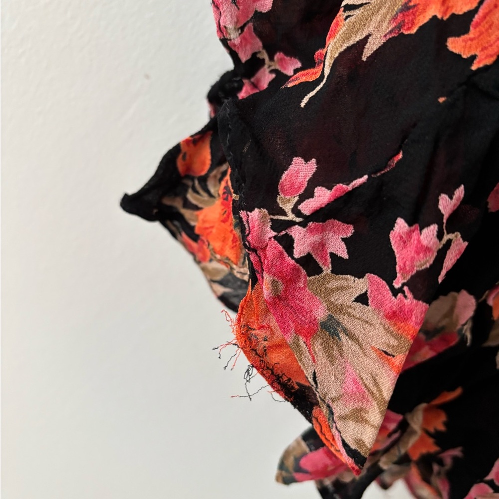 NWOT floral rayon crinkle midi dress red floral rose asymmetrical flouncy Vneck - Picture 7 of 8